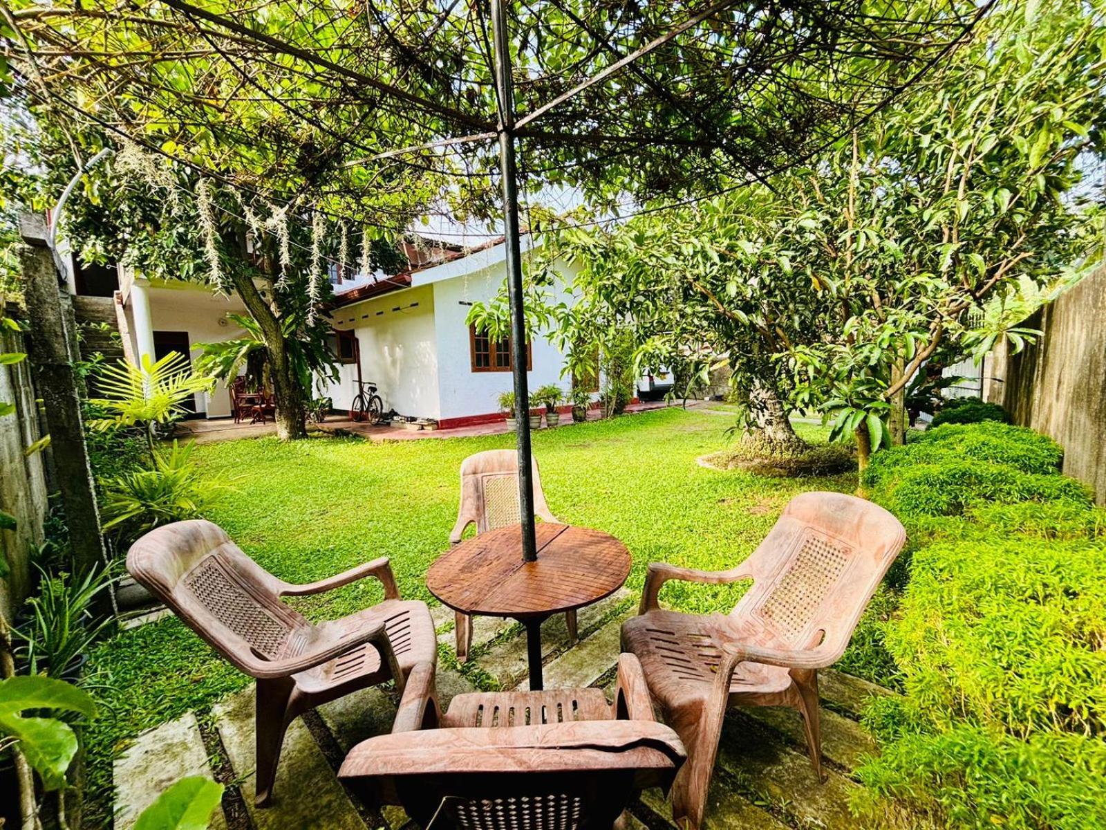 Sanithu Homestay And Villa 高尔 外观 照片