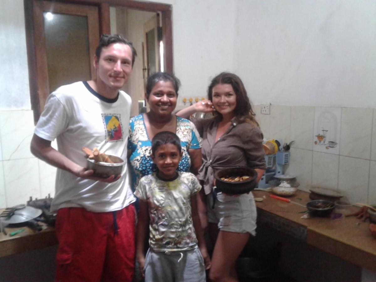 Sanithu Homestay And Villa 高尔 外观 照片